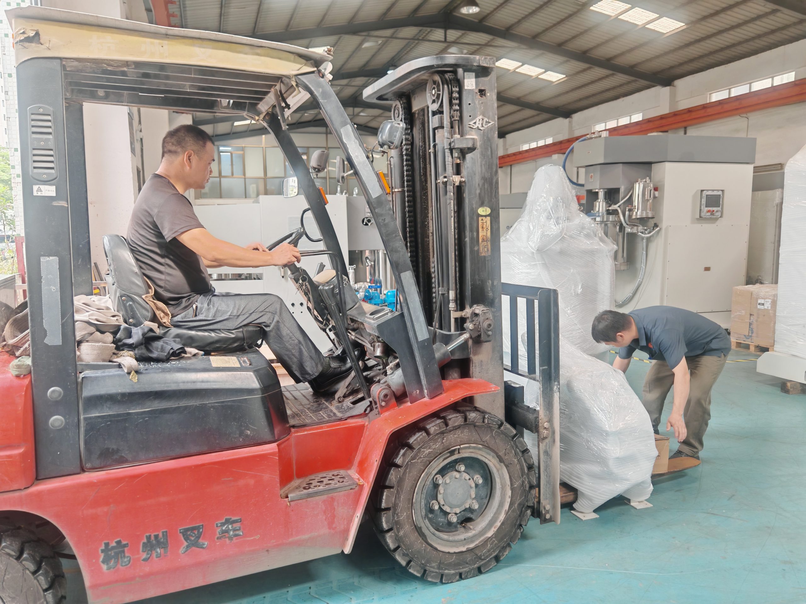 叁星飛榮立式砂磨機助力碳化硅材料高效研磨，今日成功交付！插圖8